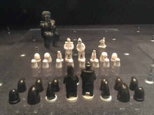 Inuit Chess pieces - Eskimo Schachfiguren Schachspiel